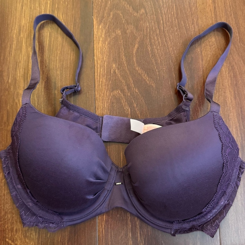 VICTORIA’S SECRET Purple Lace Trim Underwire Bra Size 36C
